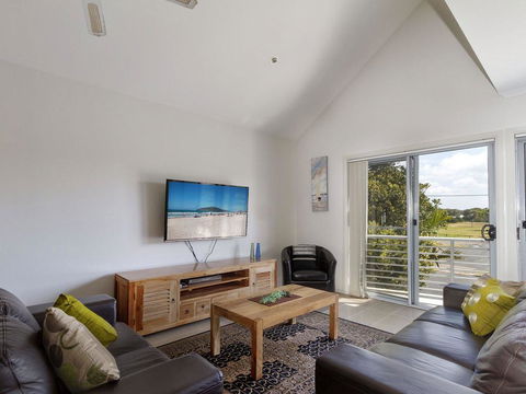 Seachange Apartment 2 - Tourism Townsville 0