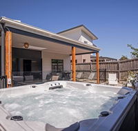 Seagrove Retreat Cowes - Tourism Townsville