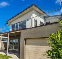 SEAL HAVEN - centrally located modern home - Tourism Townsville