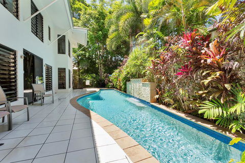 Seascape Luxury Beachfront House - Tourism Townsville 3