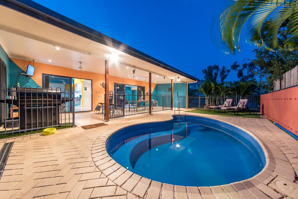 Hideaway Bay QLD Tourism Townsville