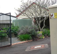 Self-contained 2 bedroom Apartment - Tourism Townsville