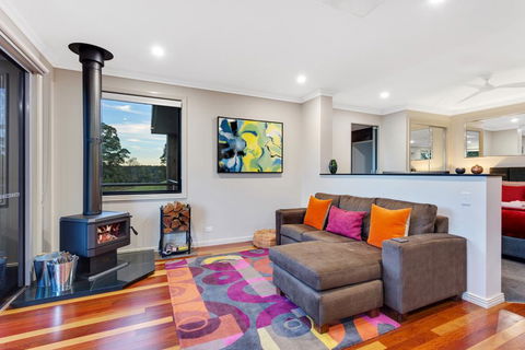 Serenity At Ravensbourne Escape - Tourism Townsville 3