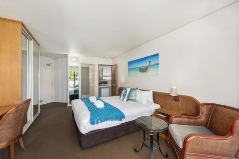 Serenity Bay Studio Apartment - Tourism Townsville 1