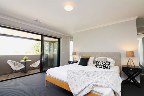Serenity On Currawong - Billiards, Home Theatre, WiFi, Linen, 4 Bdrms - Tourism Townsville 2