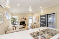 Book Serpentine Accommodation Vacations Tourism Townsville Tourism Townsville