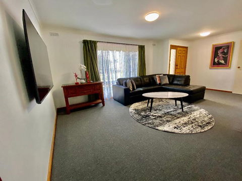 Sevens Avenue Guest House - Tourism Townsville 3