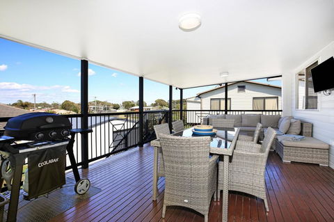 Shores - Pet-Friendly - 1 Min Walk To Beach - Tourism Townsville 1