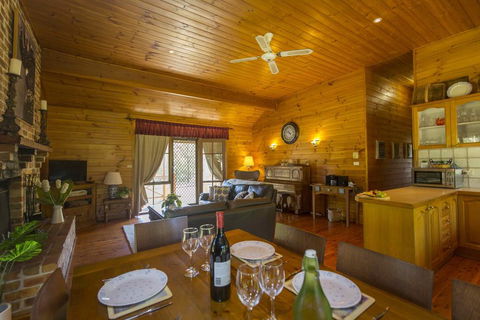 Silky Oak Cottage - Tourism Townsville 2
