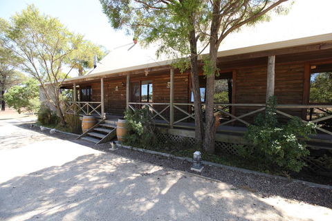 Silverpoint Accommodation - Tourism Townsville 1