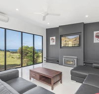 Skenes Retreat - views of the ocean from the deck - Tourism Townsville