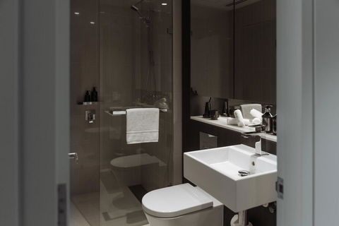 SKYE Suites Green Square - Tourism Townsville 1