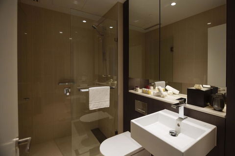 SKYE Suites Green Square - Tourism Townsville 0