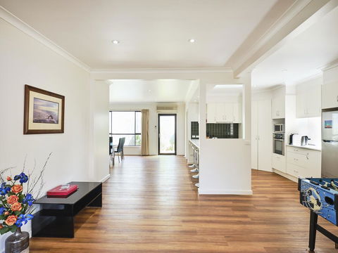 Skymirror Villa - Tourism Townsville 0
