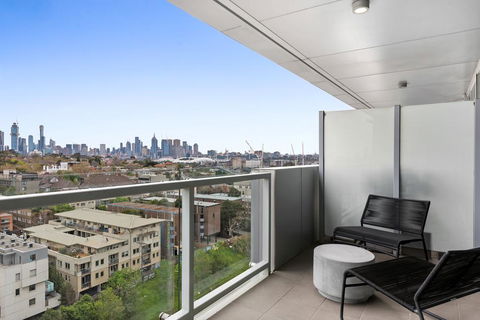 Sleek Skyline View Apartment Ideal For City Break - Tourism Townsville 1