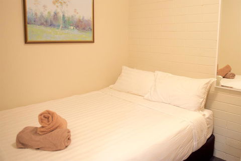 Snow Ski Apartments 27 - Tourism Townsville 3