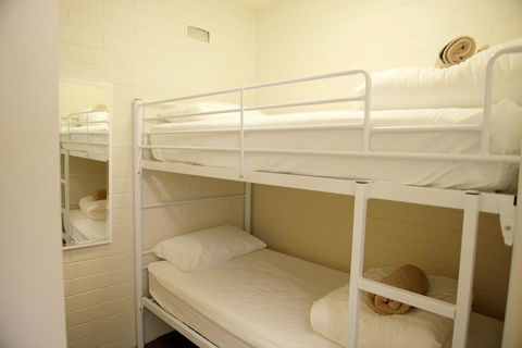 Snow Ski Apartments 27 - Tourism Townsville 2