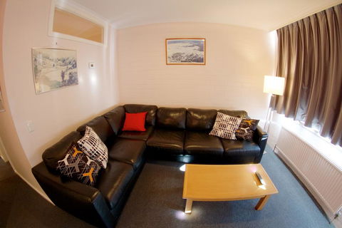 Snow Ski Apartments 28 - Tourism Townsville 3