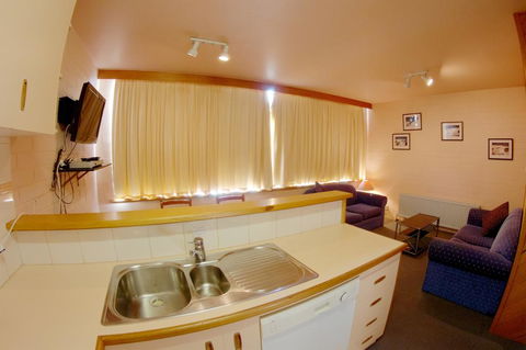 Snow Ski Apartments 29 - Tourism Townsville 1