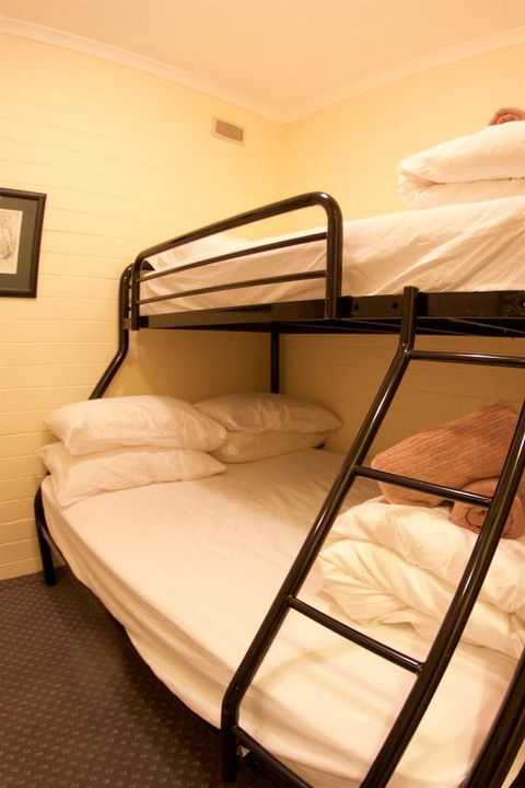 Snow Ski Apartments 31 - Tourism Townsville 3