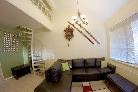 Snow Ski Apartments 32 - Tourism Townsville 2