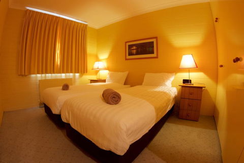 Snow Ski Apartments 37 - Tourism Townsville 2