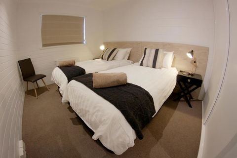 Snow Ski Apartments 39 - Tourism Townsville 2