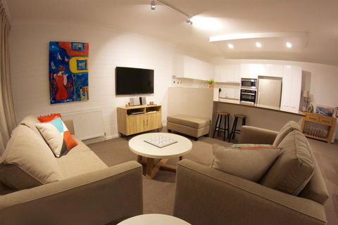 Snow Ski Apartments 39 - Tourism Townsville 1