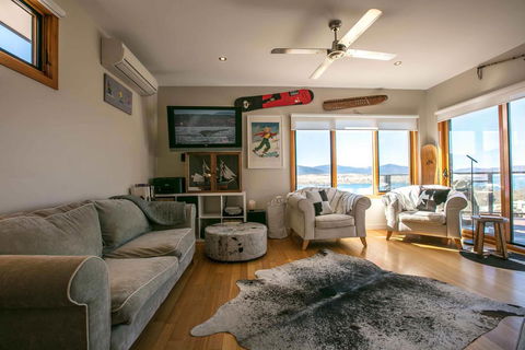 Snowy Mountains Townhouse - Tourism Townsville 2