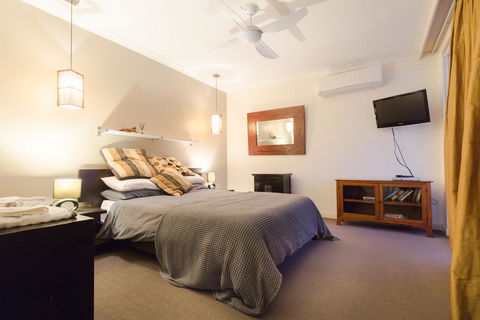 SoHo Penthouse - Tourism Townsville 2