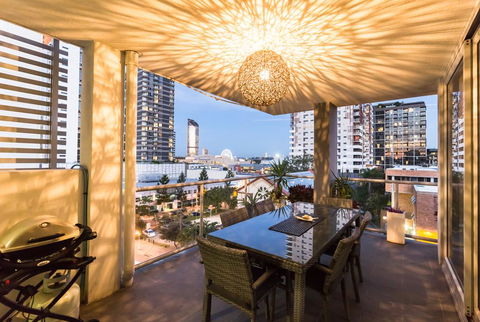 SoHo Penthouse - Tourism Townsville 0