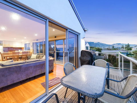 Sound Of The Sea - Tourism Townsville 1