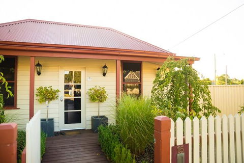 Sovereign Hideaway - Tourism Townsville 1