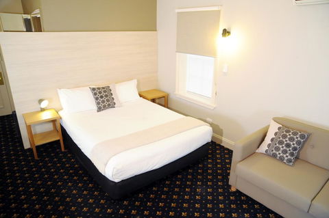 Sovereign Hill Hotel - Tourism Townsville 1