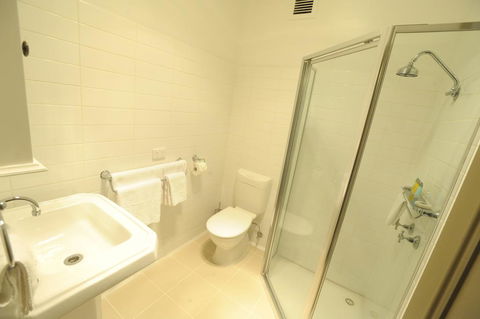 Sovereign Hill Hotel - Tourism Townsville 3