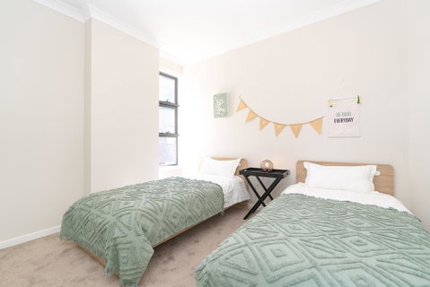SP246-Brandnew Modern Apt In Penrith With Parking - Tourism Townsville 2