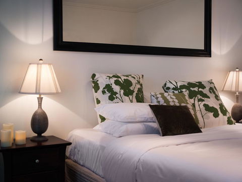 Spa Villas On Main - Tourism Townsville 1