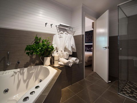 Spa Villas On Main - Tourism Townsville 2