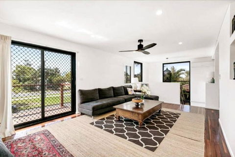 Spacious 2 Bedroom Townhouse In Southport - Tourism Townsville 0