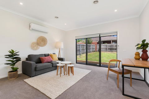 Spacious 4-Bed House With Parking And Backyard - Tourism Townsville 3