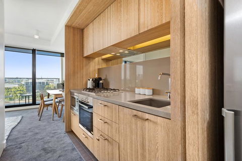 Spacious And Sunny Modern Apartment With City View - Tourism Townsville 3