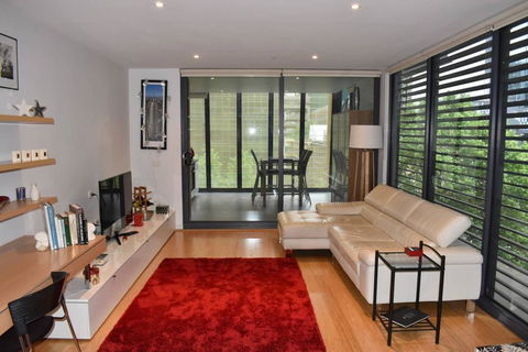 Spacious Apartment In The Heart Of Melbourne's CBD - Tourism Townsville 0