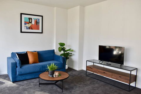 Spacious CBD Apartment In The Heart Of Melbourne - Tourism Townsville 1