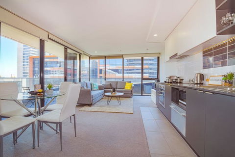 Spacious Docklands 2 Bedroom 2 Bathroom Apartment - Tourism Townsville 0