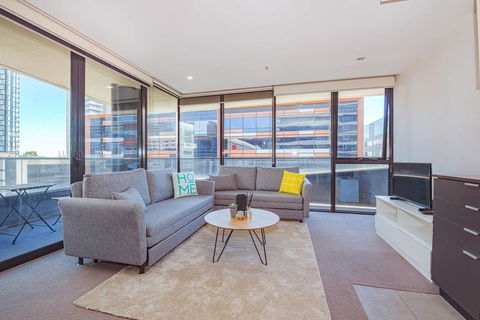 Spacious Docklands 2 Bedroom 2 Bathroom Apartment - Tourism Townsville 1