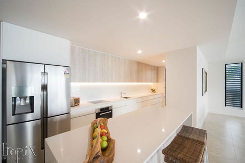 Splendeur Sur La Mer - Two Bedroom - Tourism Townsville 1