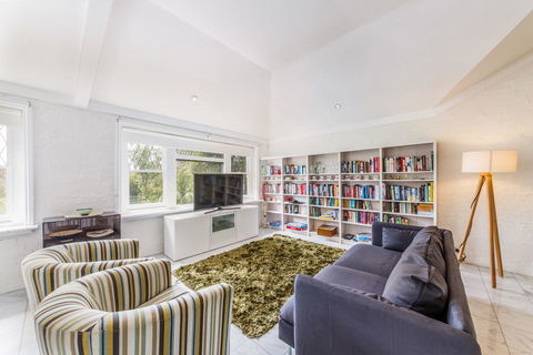 Spoilt For Choice 2-bed/2-bath + Free Parking - Tourism Townsville 0