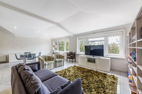 Spoilt For Choice 2-bed/2-bath + Free Parking - Tourism Townsville 1