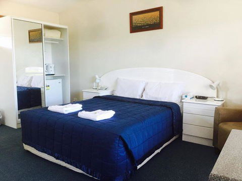 Springsure Overlander Motel - Tourism Townsville 1