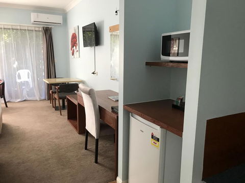 Springwood Motor Inn - Tourism Townsville 3